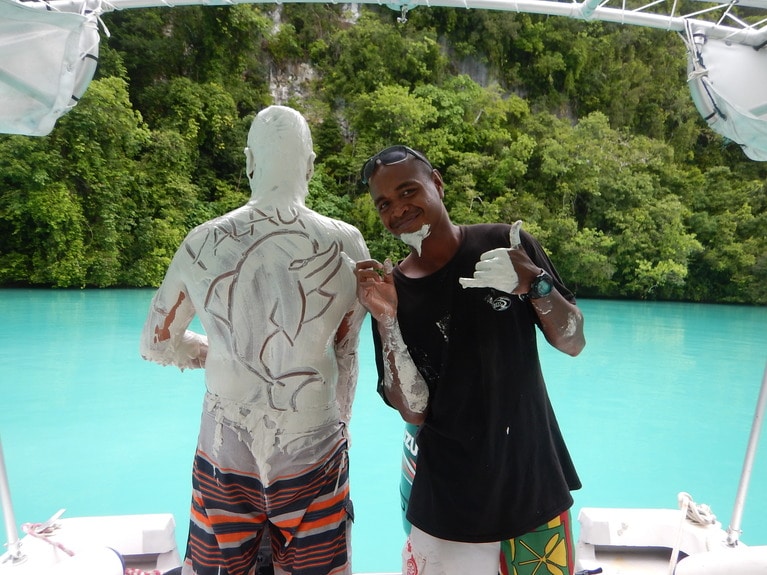 ミルキーウェイの海泥を塗りたくって遊ぶのは、お約束。