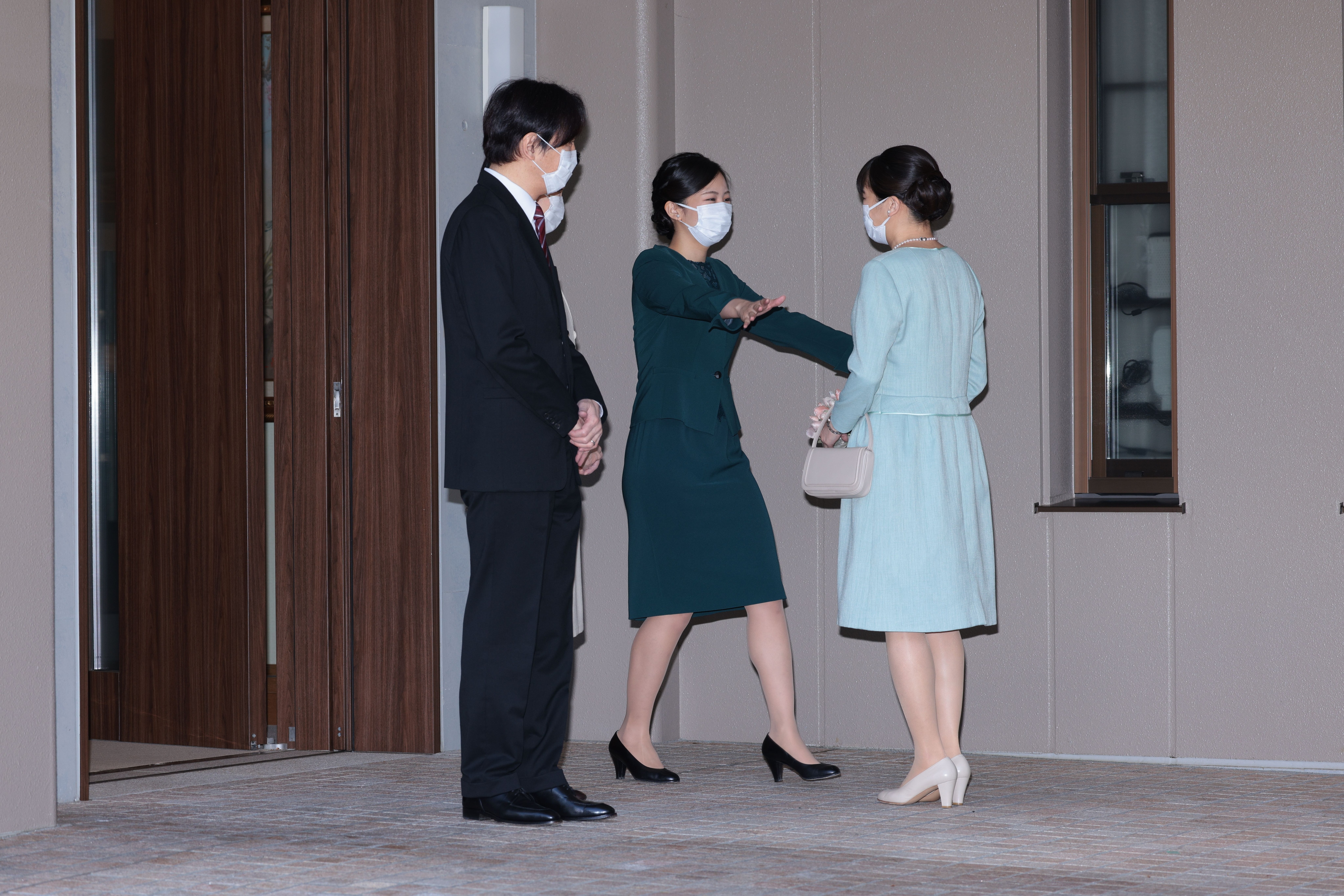 秋篠宮ご夫妻、佳子さまと眞子さん　©JMPA