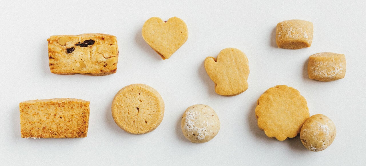 スペルト小麦のクッキー缶B（ぎっしりタイプ） 160g 3,132円／オーブンミトン