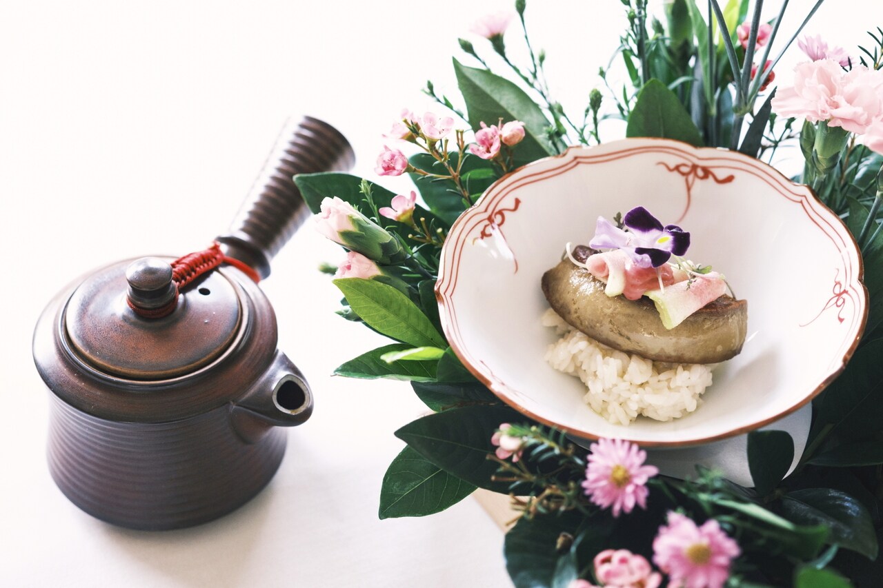 「杜鹃花（シャクナゲ）」。料理はすべて「2025台北レストランウィーク」特別コースから。コースは2,600台湾ドル。