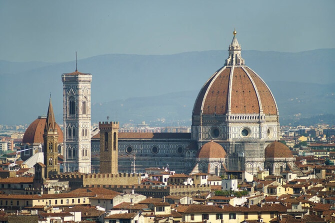 美しき薔薇色のドゥオーモ 輝き続ける大聖堂の描いた軌跡 | CREA