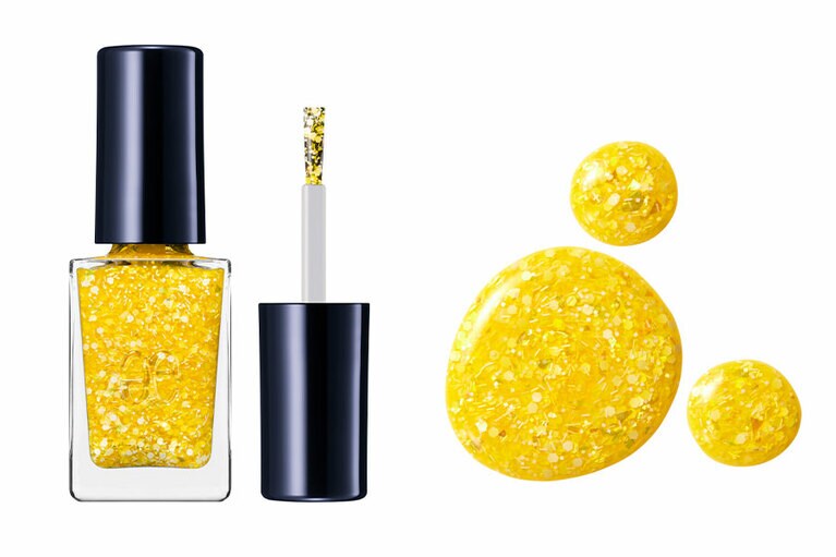 クリアイエローの中に、偏光やホワイトのグリッター入り。イエローがなじまずちゃんと主張する。エレガンス ラズル エナメルラッカー 13 Inca kola(インカコーラ) 6.0ml 1,320円。