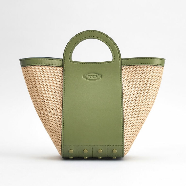 トッズ ゴンミーニ ショッピング バッグ H21×W26.5×D10cm 135,300円。