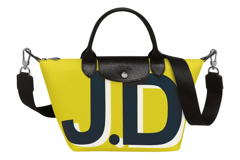 トップハンドルバッグ H23×W25×D16cm 34,000円。