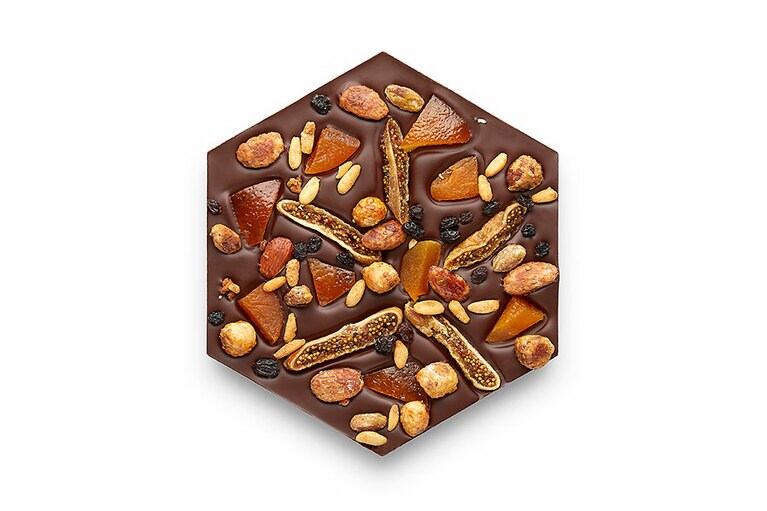 裏面にはナッツなどが。