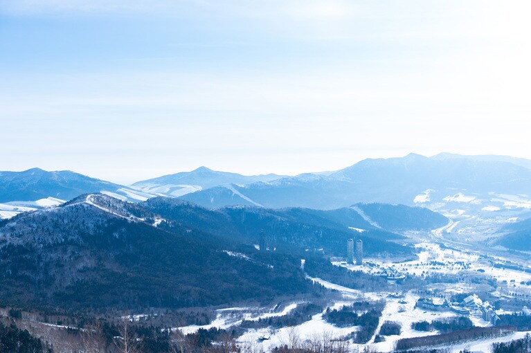 絶景をながめる「霧氷テラス」まではゴンドラでわずか十数分。