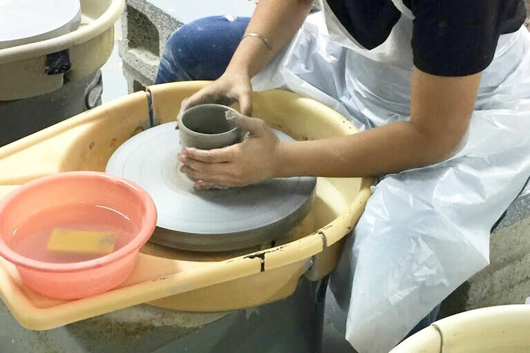 説明は中国語ですが、先生の作り方を真似てトライしてみてください。