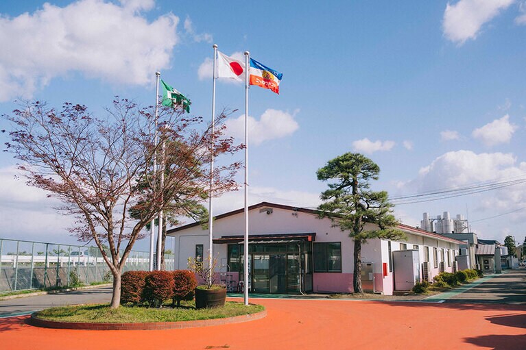 ニッカウヰスキー弘前工場。シードルやアップルワイン、業務用のシロップなどを製造している。