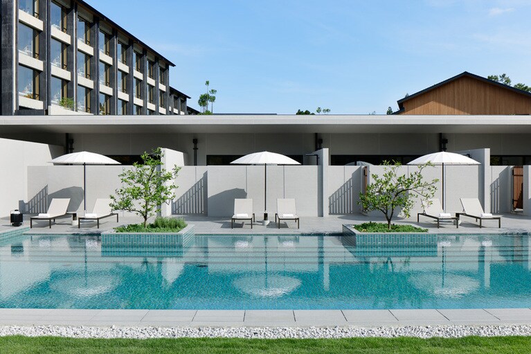 ROKU KYOTO, LXR Hotels ＆Resorts。