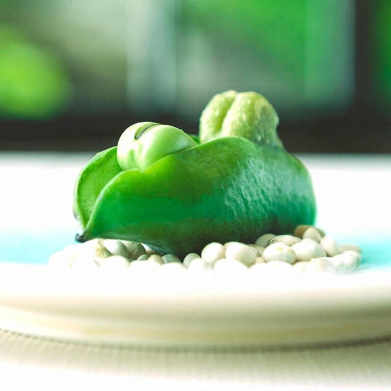 アミューズ：空豆と猪。組み合わせの妙。