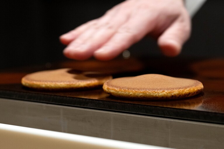 「夜半の月」。