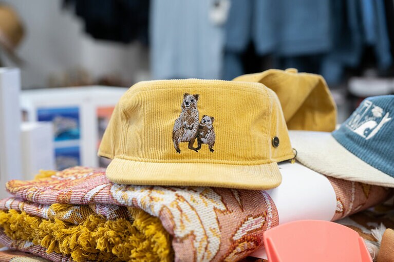 親子クオッカのキャップ。