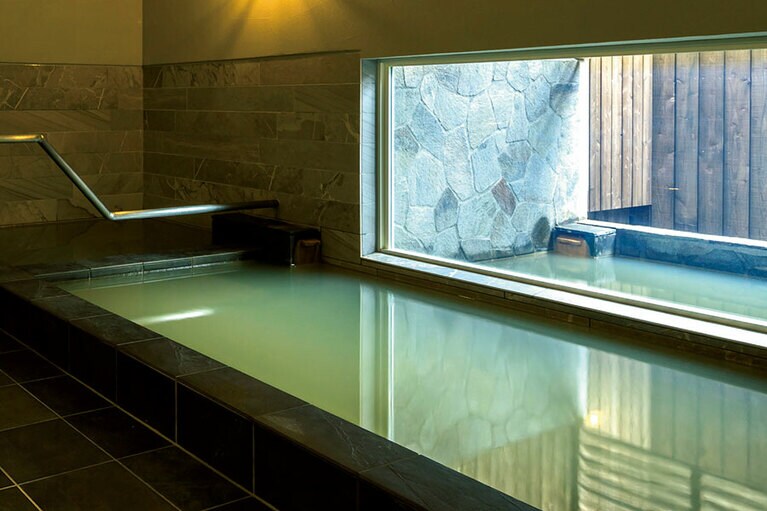 露天風呂が新設された内風呂。