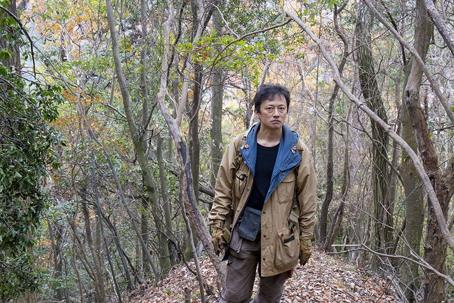 映画『僕は猟師になった』より、猟師の千松信也さん。