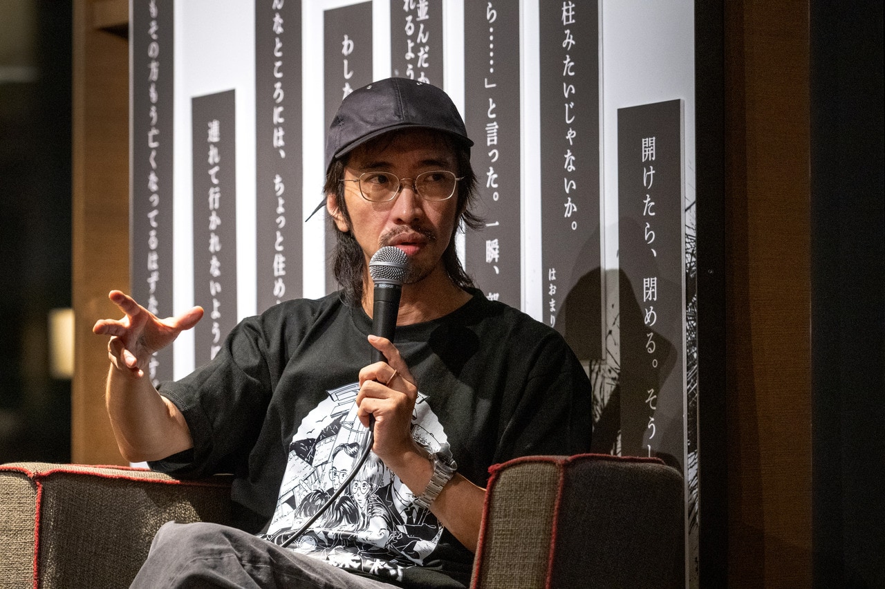 トークを回したのは、田中俊行さん。オカルトコレクターであり呪物蒐集家としても知られる。