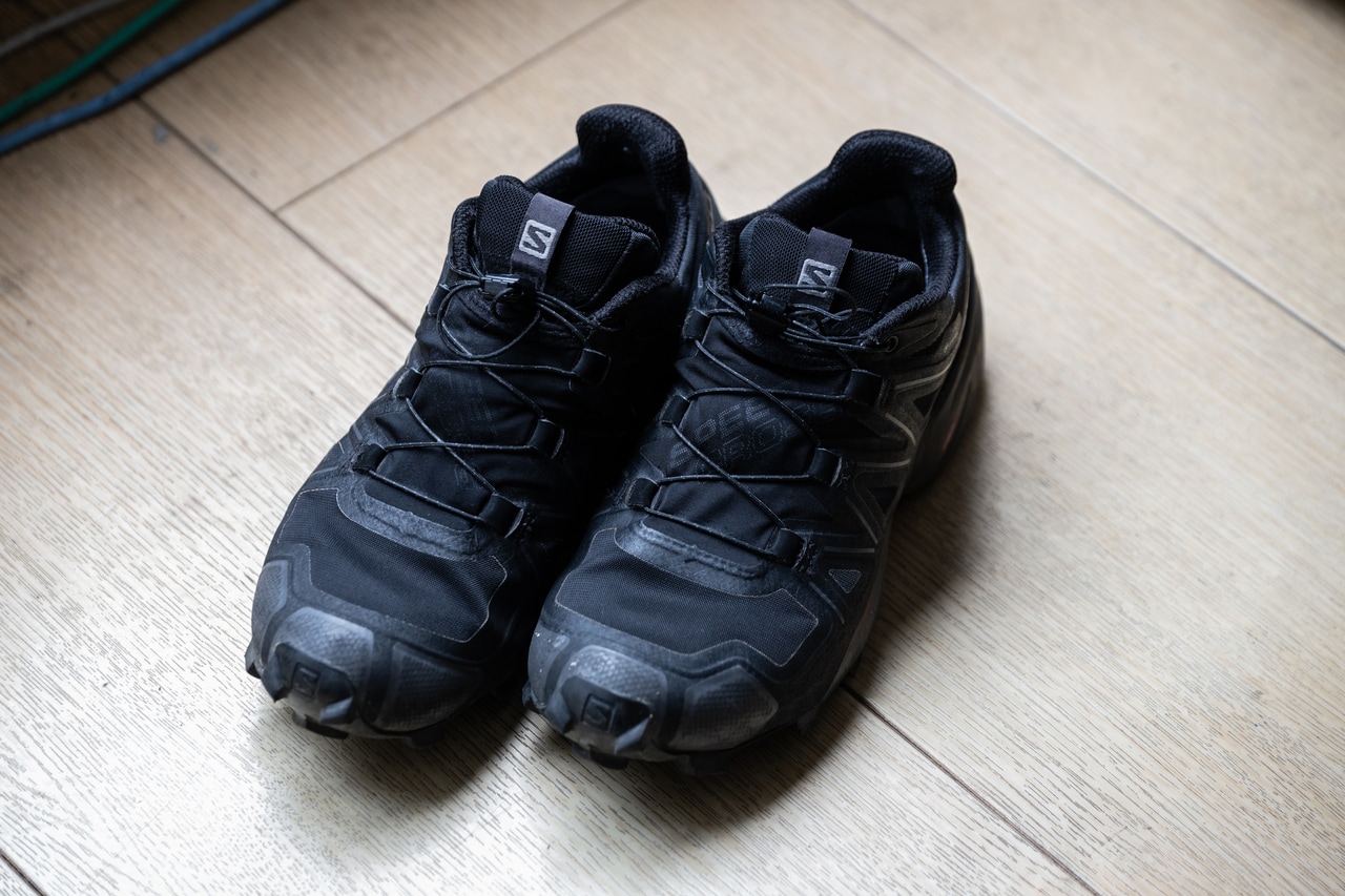 サロモンの定番トレイルランニングシューズの「SPEEDCROSS」シリーズ。 ※現行モデルは、SPEEDCROSS 6 GORE-TEX。22,000円。