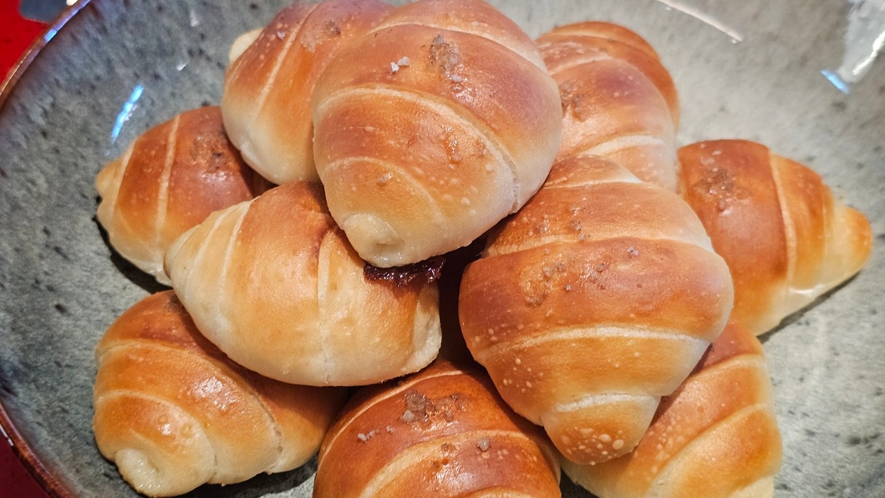 めずらしいわさび味の塩パン。わさびと塩が想像以上にマッチ。