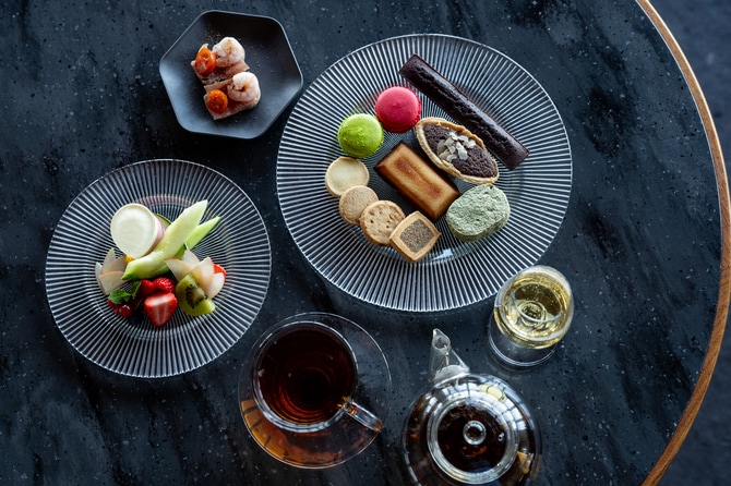 アフタヌーンティーの焼き菓子10種の一例。