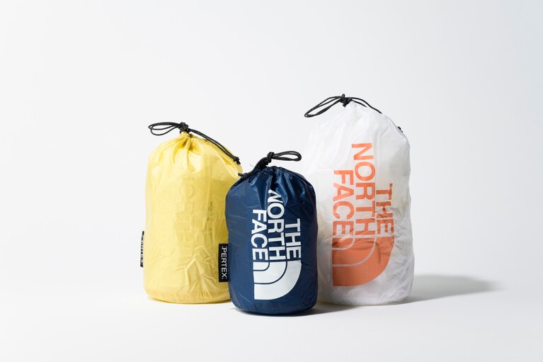 ザ・ノース・フェイス“スタッフバッグ” ／左から3L 2,200円、2L 1,980円、5L 2,440円。