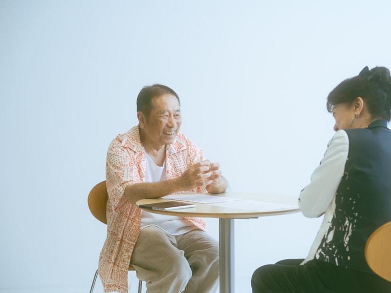 左：近田春夫さん、右：ジュディ・オングさん。