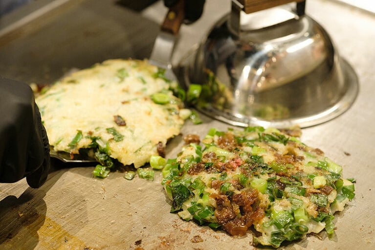 ねぎ焼きの「ジュ～」というおいしそうな音が食欲をそそります！