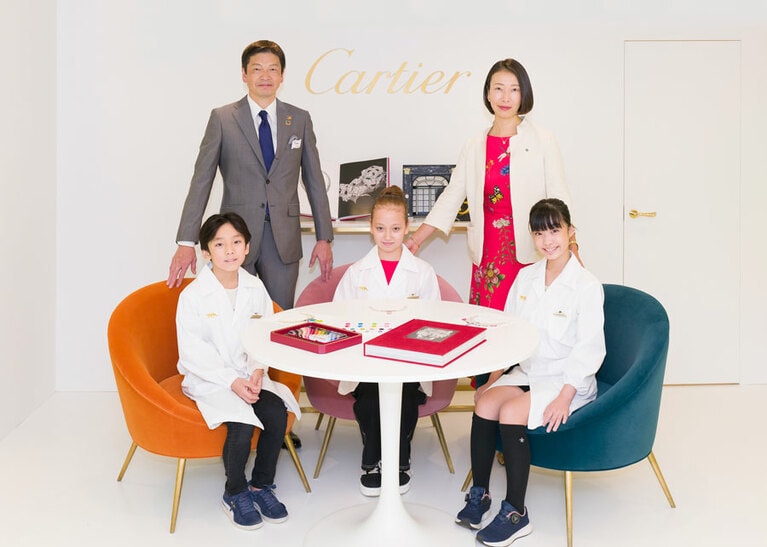 右：カルティエ ジャパン プレジデント＆CEO 宮地 純　左：KCJ GROUP株式会社 キッザニア東京 事業部長 佐藤 徹太郎　© Cartier