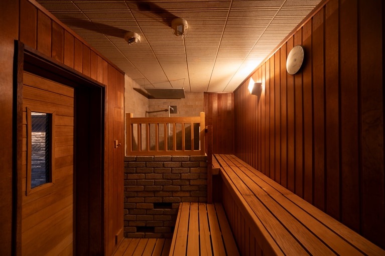 サウナはオートロウリュつき（16:00～22:00の間、30分ごと）。