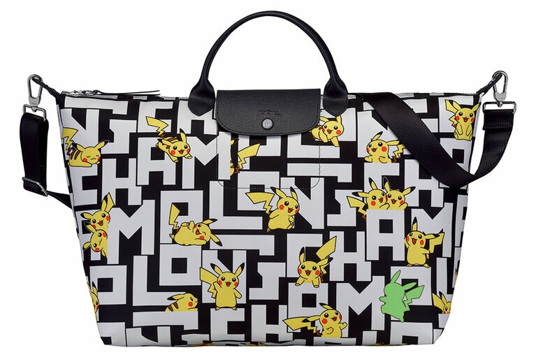 トラベルバッグ H35×W45×D23cm 44,000 円(税込)。©2020 Pokémon. ©1995-2020 Nintendo/Creatures Inc./GAME FREAKinc.TM, ®, and character names are trademarks of  Nintendo