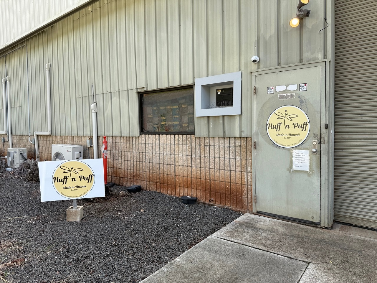 キッチン＆ショップ。とんぼのロゴを目印に行ってみて。