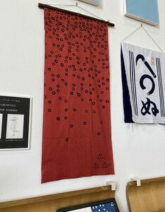 奈良美智《あおもり犬》が貯金箱に！ 【青森】青森県立美術館の