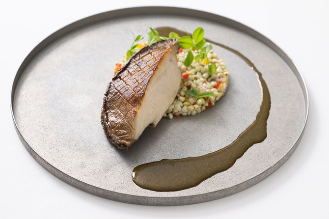 美食とアートに酔いしれる旅へ 新潟・佐渡の風土が育んだ“恩恵”を全身