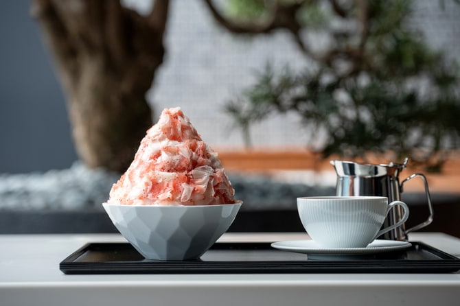 TORAYA GINZA】“淡雪”を凍らせてトッピングした「白いちご氷」、帰省