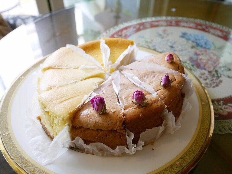 お店自慢のチーズケーキは常時数種類が揃う。