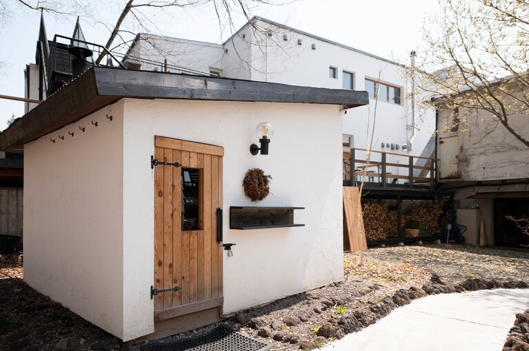 軽井沢の自然を肌で感じながら、心身をリセットしてくれるディスティネーションサウナ「kaveri」へ