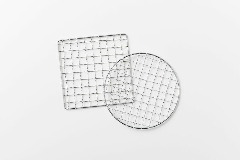 焼き網は2枚がセットに。