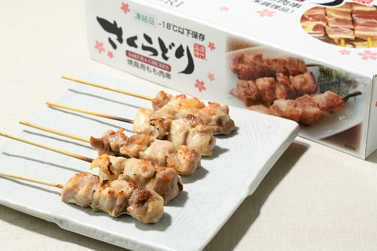 「さくらどり 焼鳥用もも肉串 30g×30本」(1,798円)。