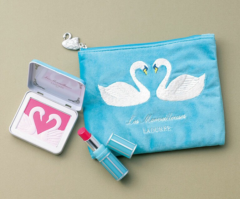 レ・メルヴェイユーズ ラデュレ「メイクアップ コフレ VII 101」内容：チークカラーパレット、リップカラー、ポーチ 7,000円／レ・メルヴェイユーズ ラデュレ(限定発売中)