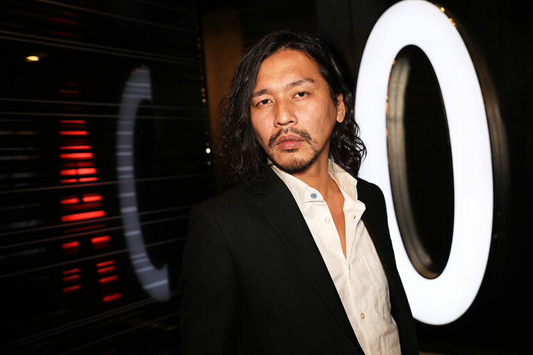 前月度No.1としてエレベーター前に特大パネルが飾られていた成田ギンさん。