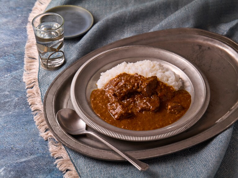 成城石井 ポークビンダルー 150g　647円。