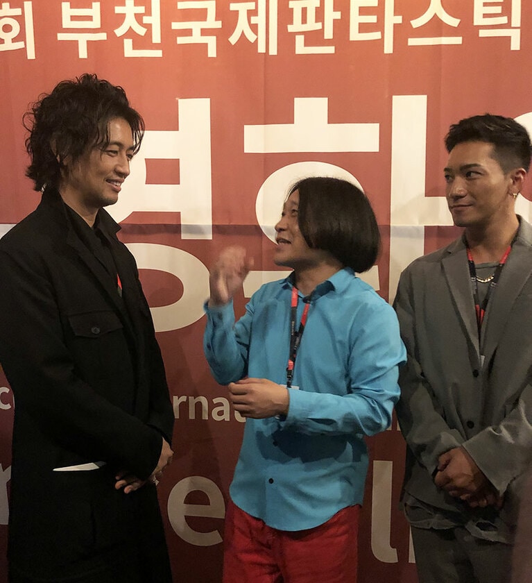 おまけ。プチョン国際ファンタスティック映画祭に参加していた、斎藤工、永野、SWAYの『MANRIKI』チーム。斎藤さん企画・主演の不条理ホラーで、永野さんは出演(女装が似合う)だけでなく、原案、脚本も担当し、異能を発揮。ちょっと驚いた。今秋公開。