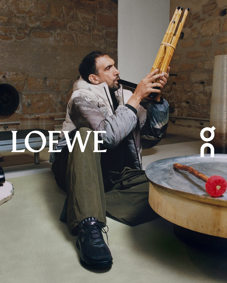 LOEWE×On、最新のキャンペーンに登場した、タレク・アトゥイ。