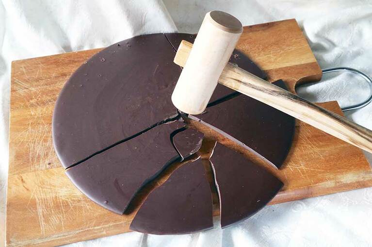 BE WELL「ダークチョコレート」50g 600円～。