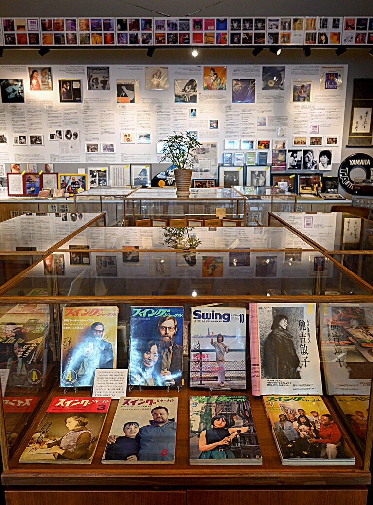 ラウンジに併設された「穐吉（あきよし）敏子ジャズミュージアム」。