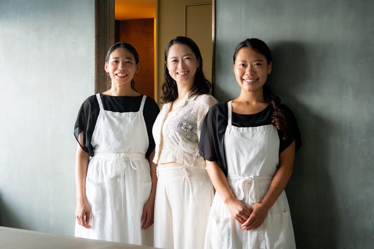 左から、石渡華子さん、さわのめぐみさん、池田汐華さん。