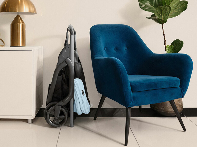 隙間の空間に収まるコンパクトさ。