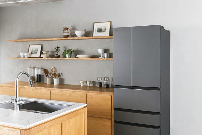 東芝ライフスタイル「GR-U600FZS」オープン価格(実勢価格約320,000円)。