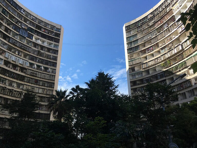 ハワイのシェラトン・ワイキキをモチーフにして建てたのだろうか、と思うようなフォルム。