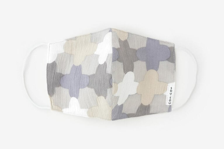 高島縮 テキスタイルマスク(Mサイズ)／縄梯子〈タテ約13cm×ヨコ約10cm(半面)〉480円(予約注文受付中)／SOU・SOU