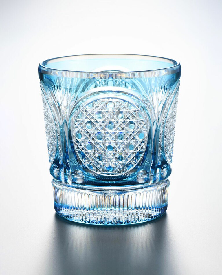 高野秀徳 作　江戸切子 ロックグラス「街の顔」時計塔90年限定品、55,000円(クリスタルガラス、口径8×高さ9cm)