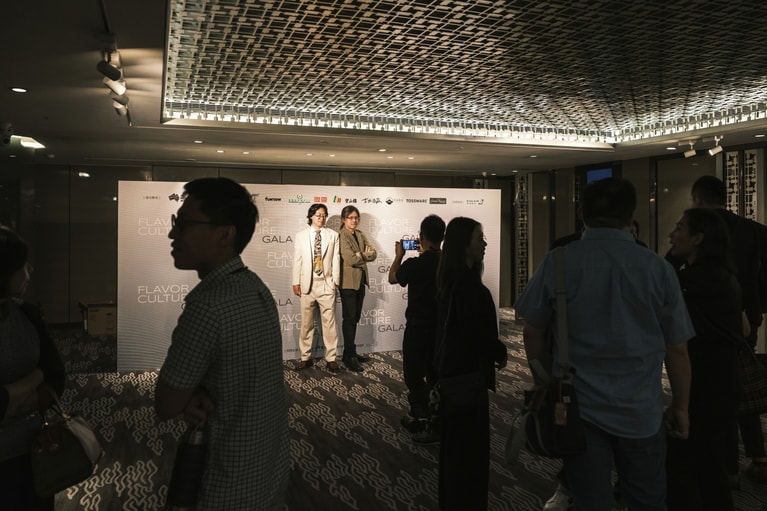 ガラパーティには多くのシェフ、食通たちが集まり盛り上がった。